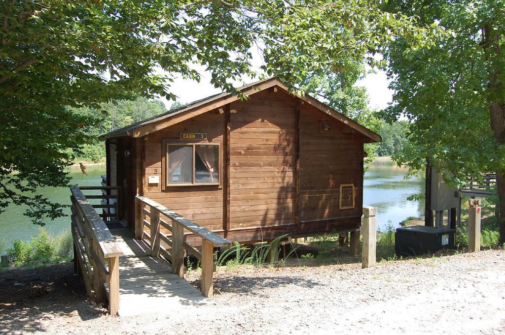 Forest Lake Camping Resort Lakefront Cabin 1 Advance Exterior foto