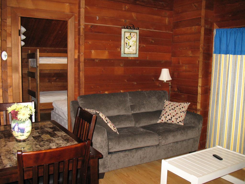 Forest Lake Camping Resort Lakefront Cabin 1 Advance Exterior foto